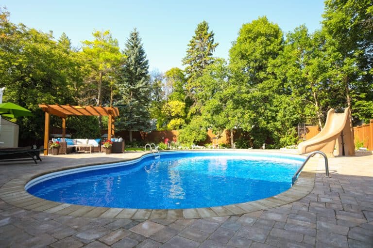 6 Creative Summer Landscaping Ideas for Winnipeg Homes